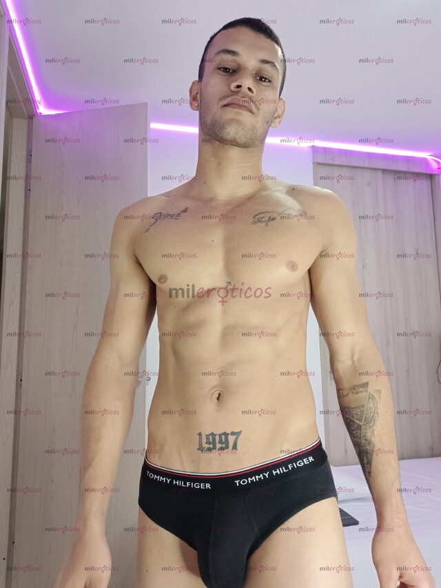 FOTOS DE ACTIVO, SOY SERIO, COMPLACIENTE. DE PASO