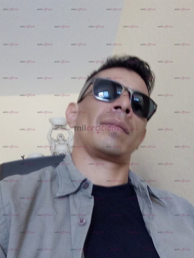 FOTOS DE GIGOLO INICIANDO, SUPER CABALLEROSO , ATENTO Y BUENA ONDA.
