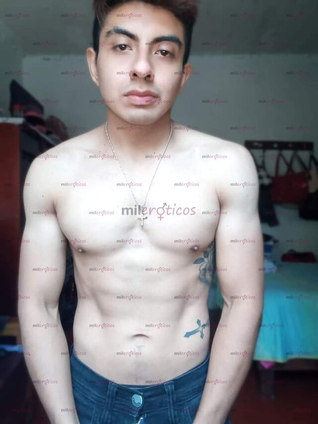 FOTOS DE JOVEN ESTUDIANTE VERGON DISPUESTO A CUMPLIR TUS MÁS ENFERMAS FANTASÍAS