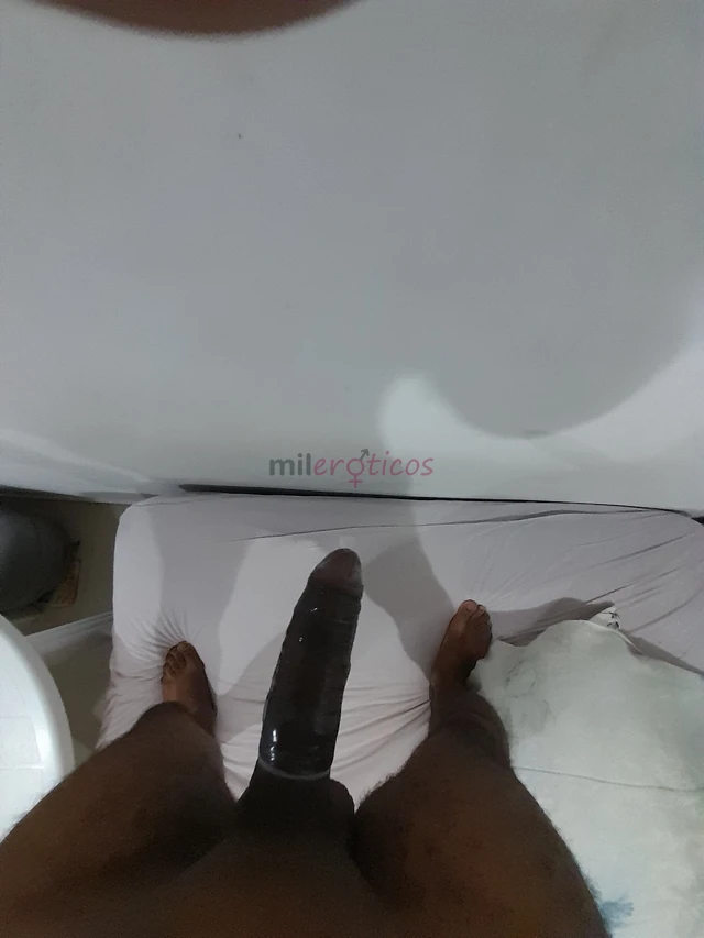 Ta afim de oral completo ate o fim me chama sou o coroa belga africano atendo presencial e venha saborear um chocolate belga faco video chamada venho...