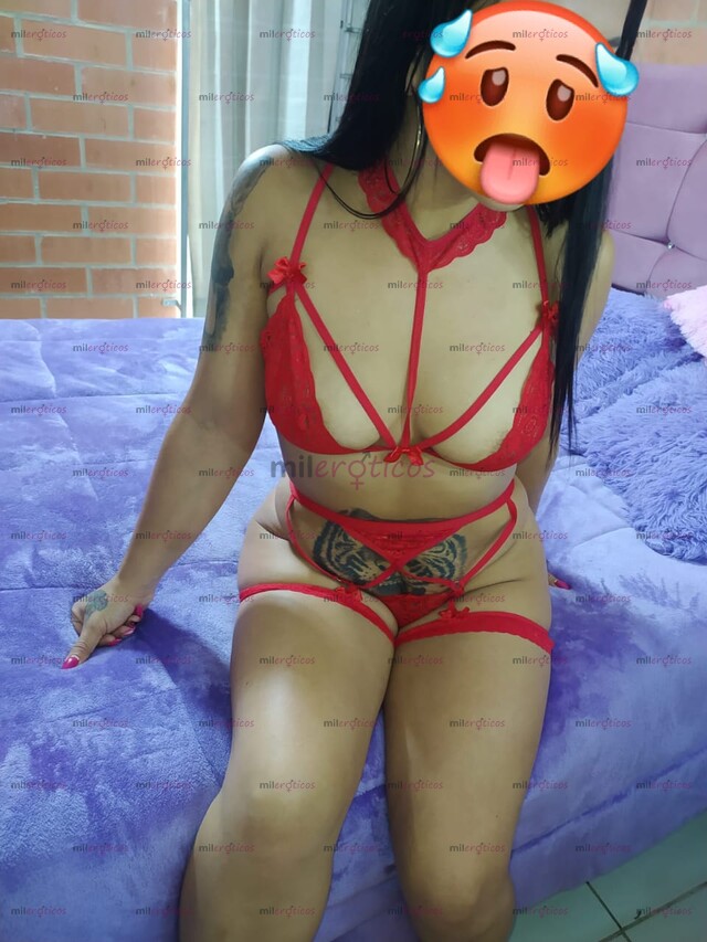 FOTOS DE HERMOSA PELINEGRA CALIENTE DISPONIBLE PARA TI