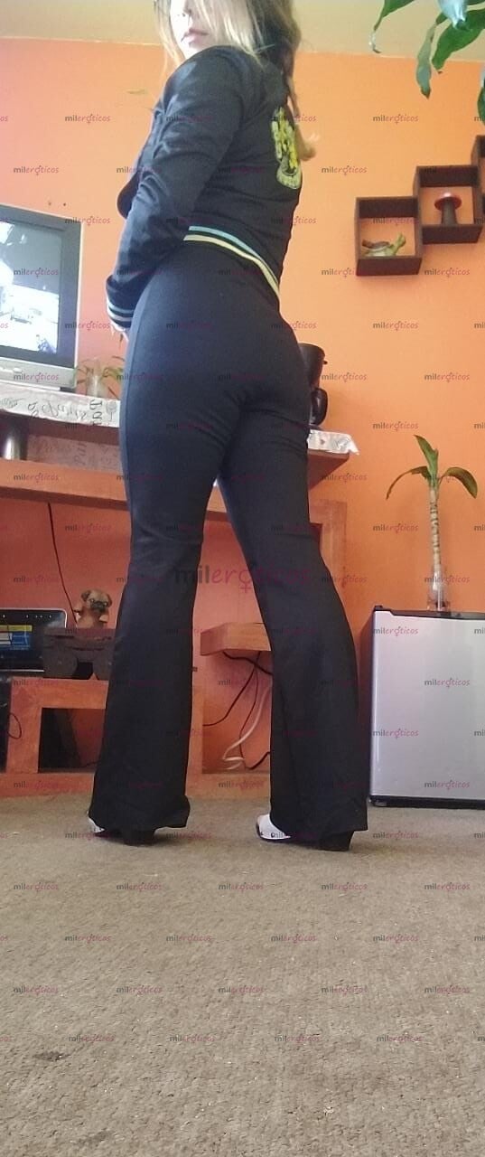FOTOS DE ANTOJABLE FLAQUITA CINTHIA... LLENA DE GANAS DE HACER EL AMOR RICO Y DESPACIO .