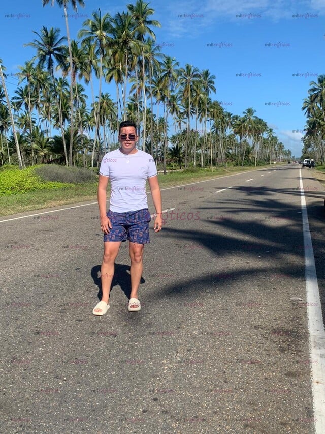 FOTOS DE ABRAHAN LLEGO PARA COMPLACER TUS MÁS OSCUROS Y RICOS DESEOS 100%PASIVO