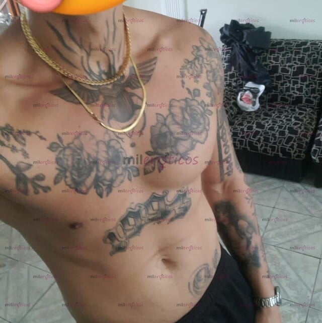FOTOS DE TATUADOR EN MEDELLÍN SERVICIOS A DAMAS Y PAREJAS LUGAR CÉNTRICO Y DISCRETO