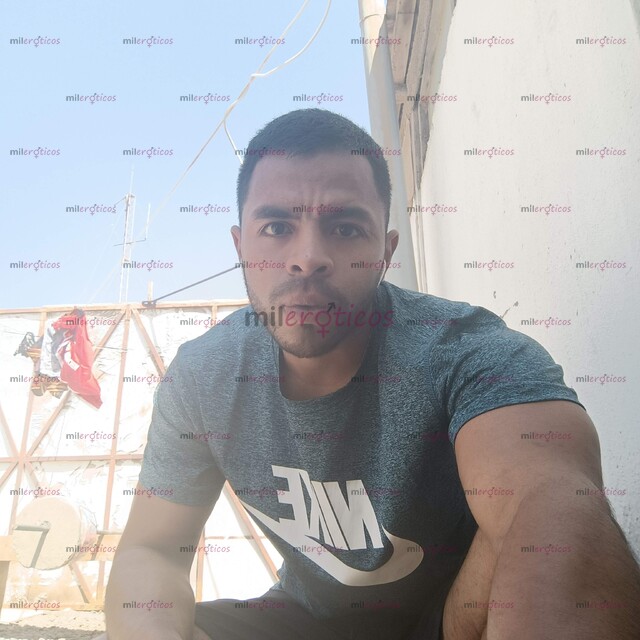 FOTOS DE JOVEN BIEN CALIENTE Y BIEN LECHERO... SOLO WOO