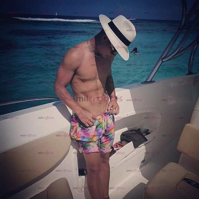 FOTOS DE JÓVEN DESTINADO PARA HACERTE SENTIR DE LO MEJOR, COMPLACERTE ES MI MAYOR DESEO.