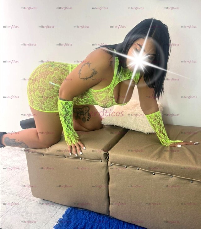 FOTOS DE VIRTUAL Y PRESENCIAL! JOVENCITA OLIENDO A RICO PIEL SUAVE.