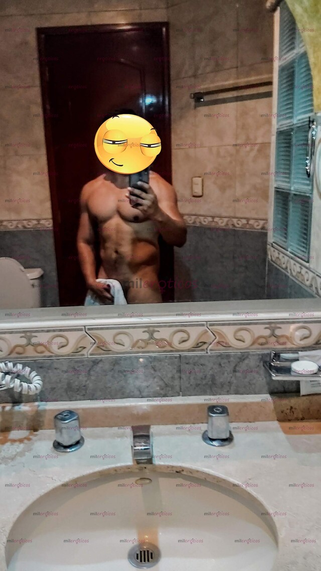 FOTOS DE JOVEN ATLETICO ,CABALLEROSO , EDUCADO Y COMPLACIENTE