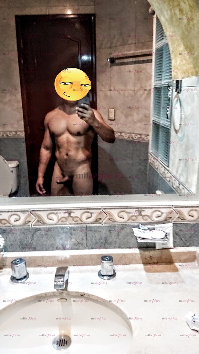 FOTOS DE JOVEN ATLETICO ,CABALLEROSO , EDUCADO Y COMPLACIENTE