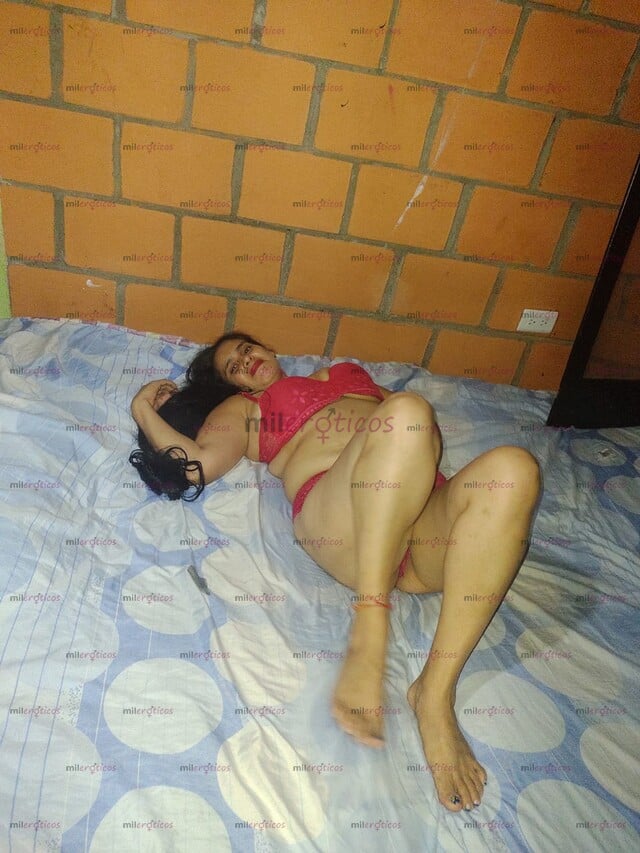 FOTOS DE DELICIOSA CHICA ESTOY DE PASADA POR TULUA TENGO UNOS SENOS GRANDES Y RICOS