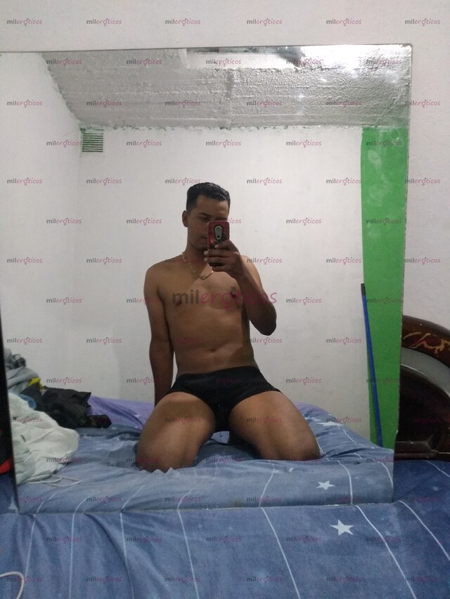 FOTOS DE CHICO CALIENTE DE 24AÑOS OFREZCO SERVICIOS A MADUROS