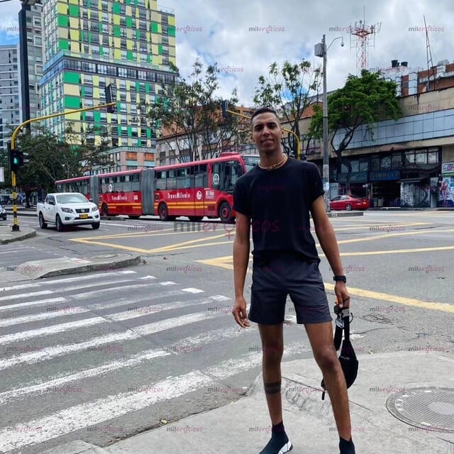 FOTOS DE COLOMBIANO NEGRO VERGON MORBOSO Y FETICHISTA CON SITIO PRIVADO