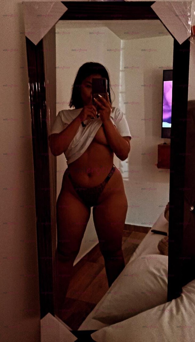 FOTOS DE DULCE MODELO, DE MIRADA INOCENTE, JUGETONA Y PROVOCATIVA