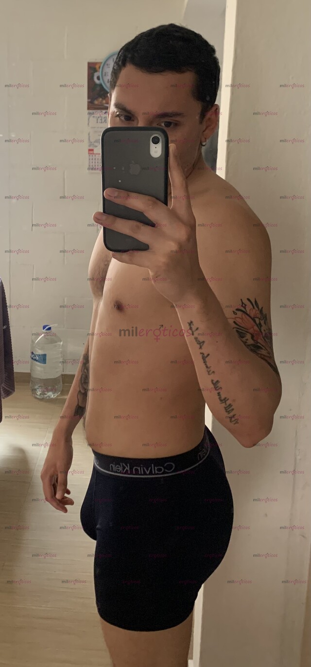 FOTOS DE EXTRANJERO CALIENTE 100% ACTIVO BUENA VERGA CON GANAS DE CONOCERTE