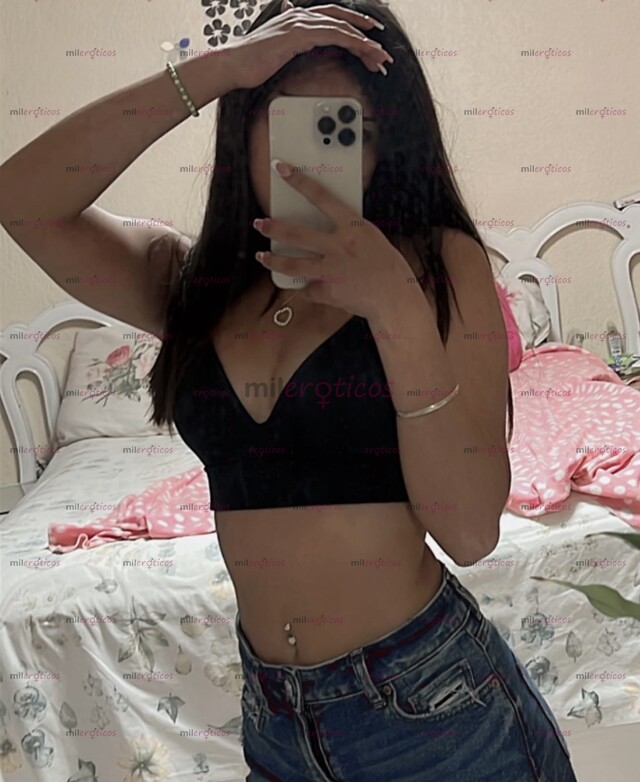 FOTOS DE VALE 20 AÑOS JOVEN PERO MUY CALIENTE DISFRUTEMOS UN RATO DE RICO SEXO