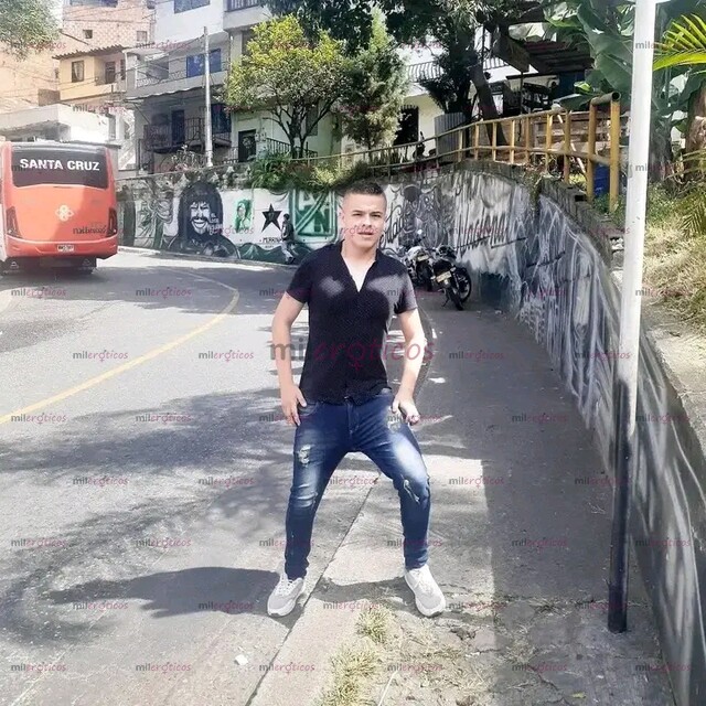 FOTOS DE SOY JULIO ARDIENTE ARRECHO FETICHISTA Y MEJOR GIGOLÓ ESCORT PARA MUJERES MASAJIS
