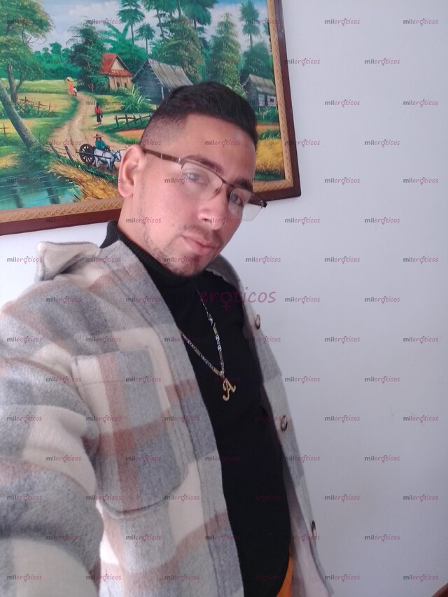 FOTOS DE HOLA, SOY ALEXANDER, ESTATURA 170 CON PRESENCIA MIDO PESO 76 KG PIEL TRIGUEÑA MA