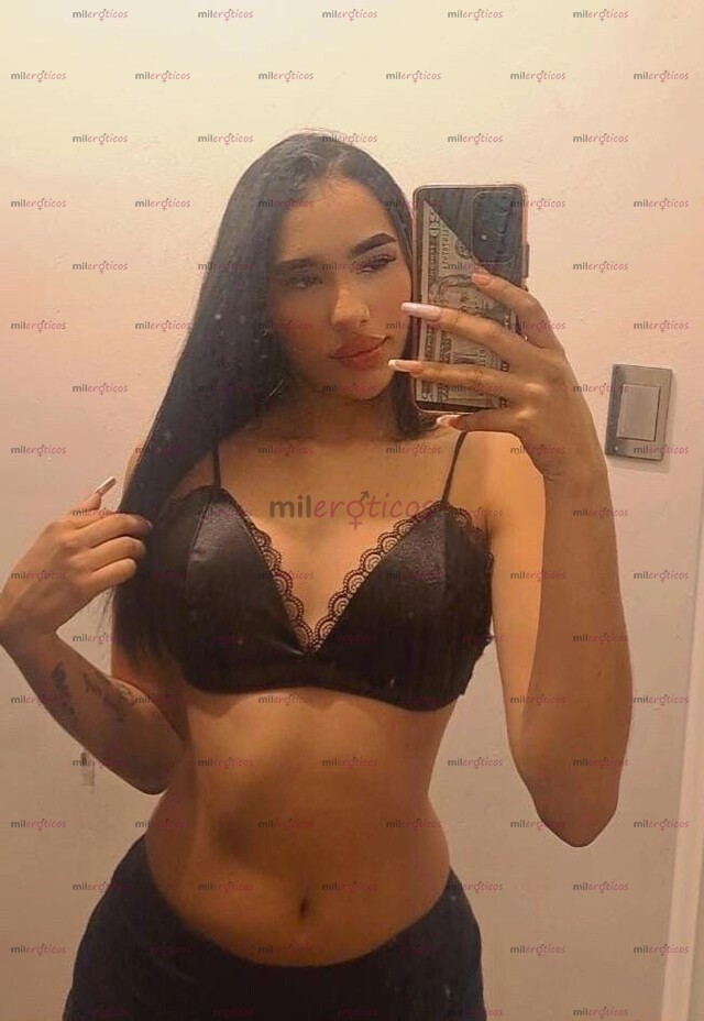 FOTOS DE RECIN LLEGADA COLOMBIANA SUPER CACHONDA 19 AÑOS BB