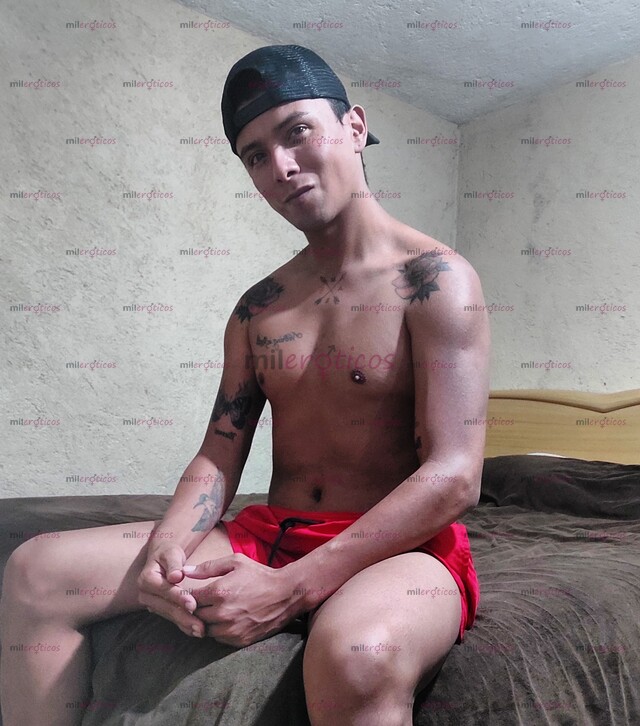 FOTOS DE ERIK ATRACTIVO JOVEN DE BUEN VER COMPLACIENTE