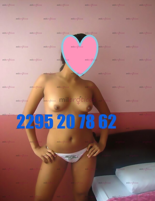 FOTOS DE MIS PIERNAS Y MI BOCA TE ESPERAN ANSIOSAS DE PLACER ¡VAMOS A COJER BIEN SABROSO!