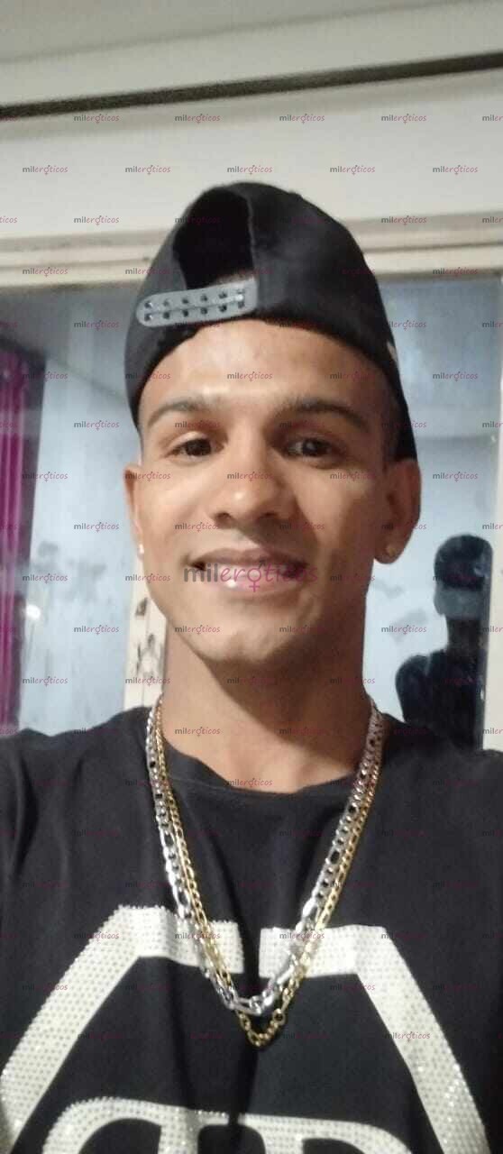 FOTOS DE JOVEN MACHO HETERO CON VERGA GRANDE Y GRUESA