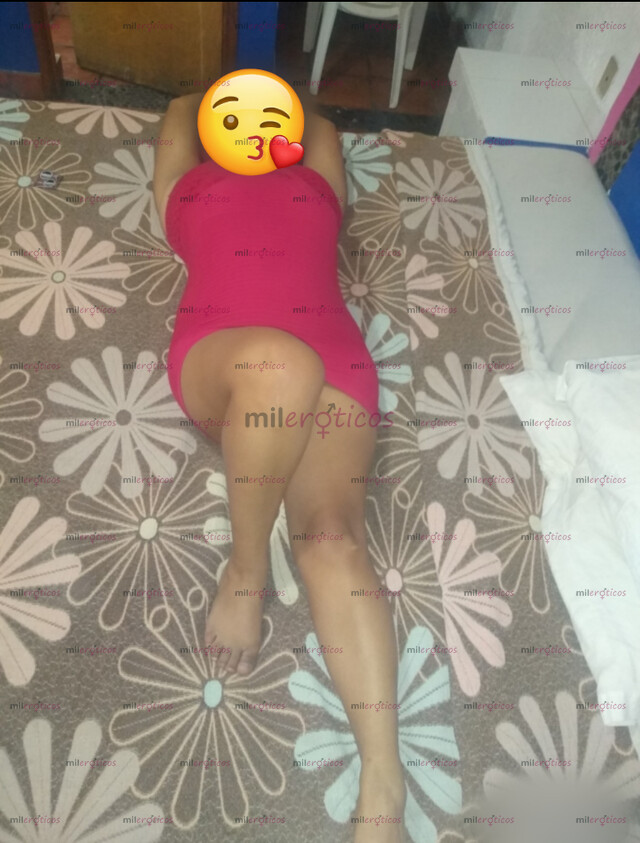 FOTOS DE ANDREA UNA MUJER DECEOSA DE PROBARTE RICO 24HRS