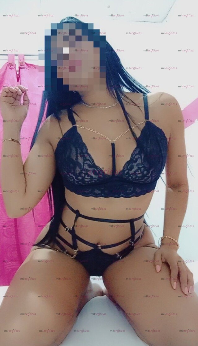 FOTOS DE PELINEGRA ENCANTADORA, COMPLACIENTE Y ESTRECHITA