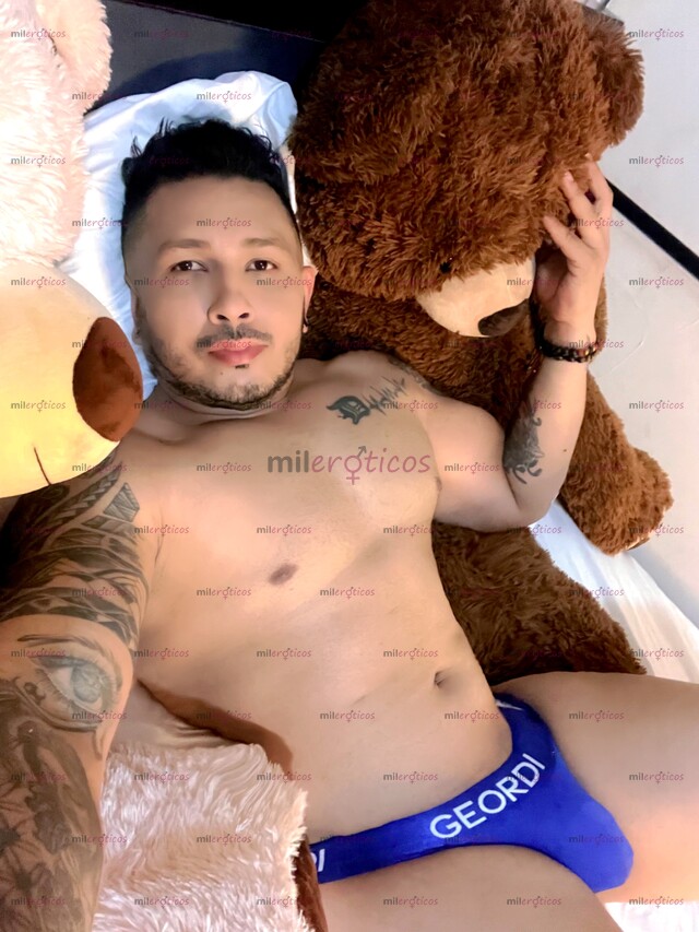 FOTOS DE SERVICIO PLACENTERO. MASCULINO SERIO Y COMPLACIENTE