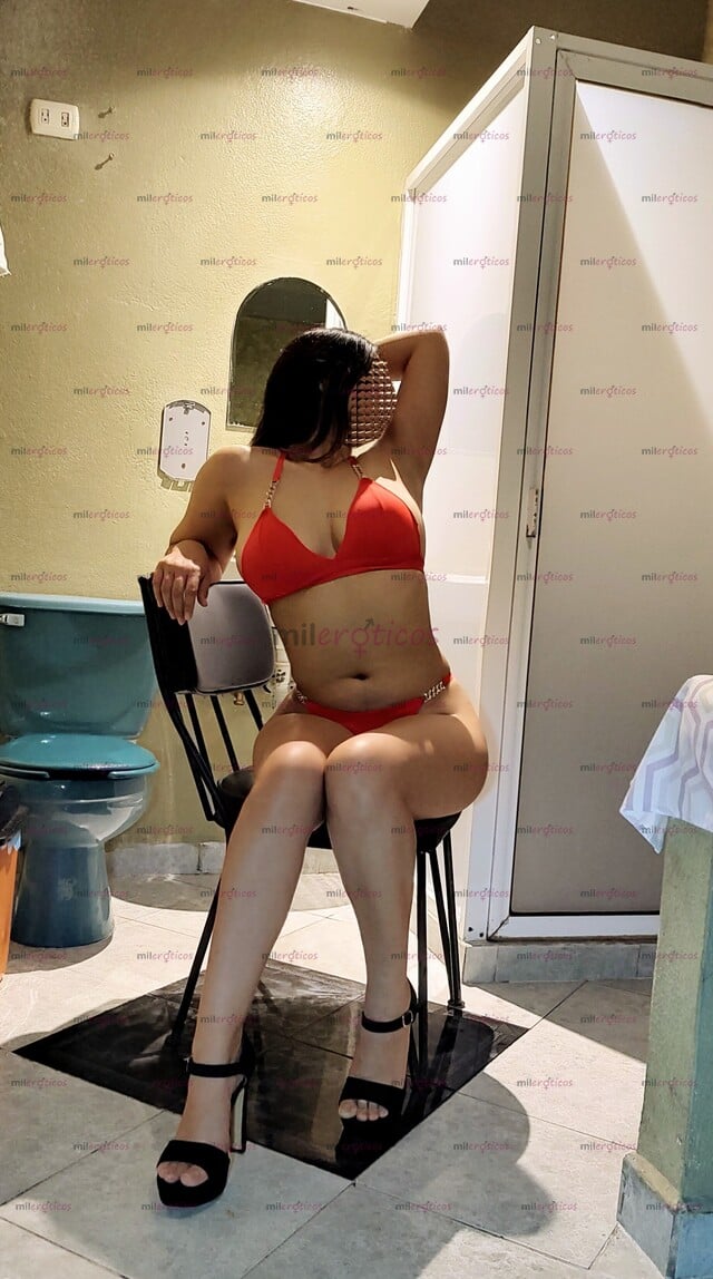 FOTOS DE GUERITA DE CARA BONITA Y BUEN CUERPO ME LLAMO ANDREA TENGO 19 AÑOS....