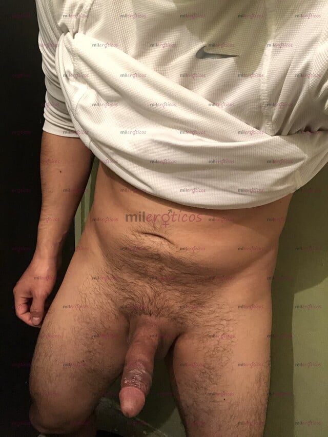 FOTOS DE QUÉ TAL AMORCITO SOY LEO Y TENGO LA VERGA BIEN ERECTA LISTA PARA QUE ME LA MAMES