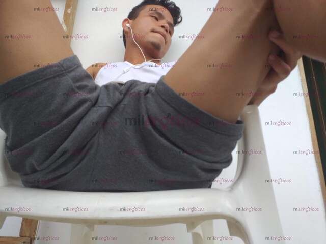 FOTOS DE JÓVEN DESTINADO PARA HACERTE SENTIR DE LO MEJOR, COMPLACERTE ES MI MAYOR DESEO.