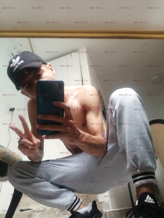 FOTOS DE VERGÓN SERIO MASCULINO VERSÁTIL SIMPÁTICO