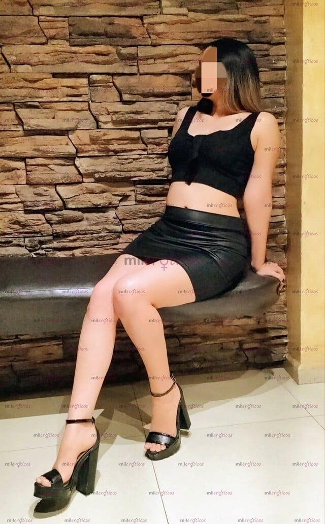 FOTOS DE ANDREA 19 AÑOS GÜERITA DE CARA BONITA WHATSAPP 8126001469......