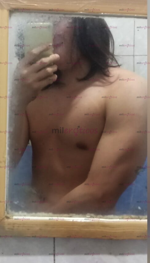 FOTOS DE JOVEN ALTO FORNIDO TÍMIDO MUY CALIENTE CON GANAS DE DARTE VERGA Y ME DESLECHES