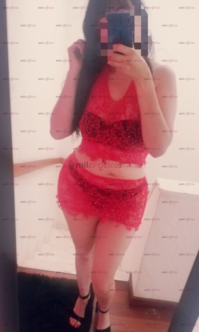 FOTOS DE NUEVAS NALGAS LLEGANDO UN RICO Y SEXI BOMBÓN CON UN DELICIOSO SERVICIO....