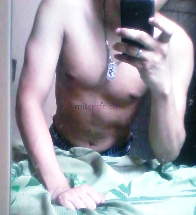Ola sou um rapaz tenho 28 anos moro em fortaleza bem aparentado 19 cm de penis disponivel somente para mulheres sexo ou ate mesmo algo mais com soltei...