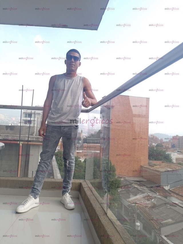 FOTOS DE NUEVO MORENO ATRACTIVO BIEN DOTADO FULL LECHERO