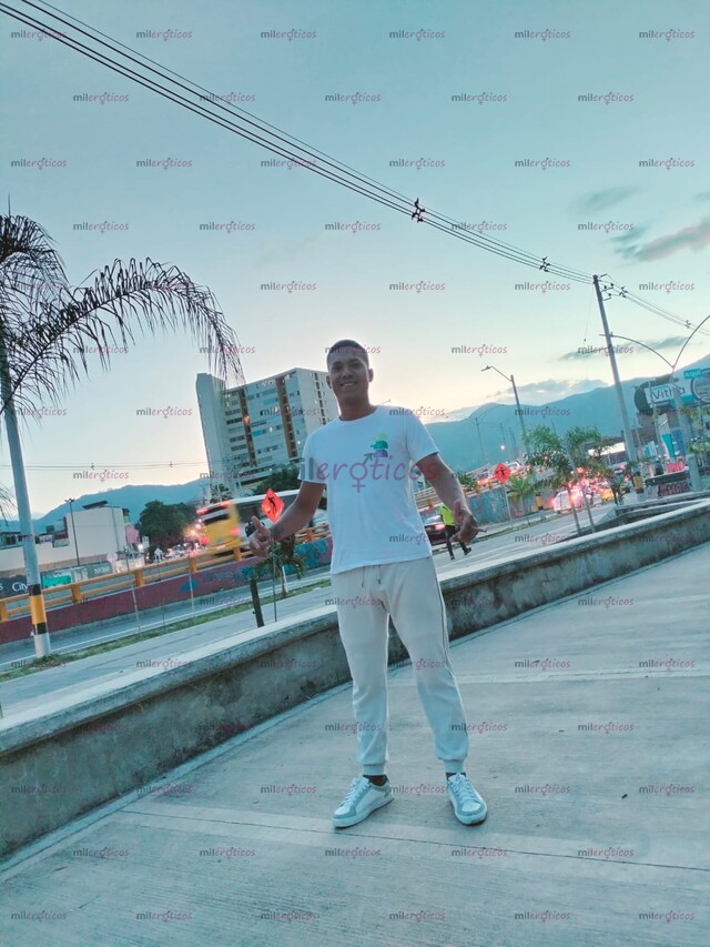 FOTOS DE NUEVO MORENO ATRACTIVO BIEN DOTADO FULL LECHERO