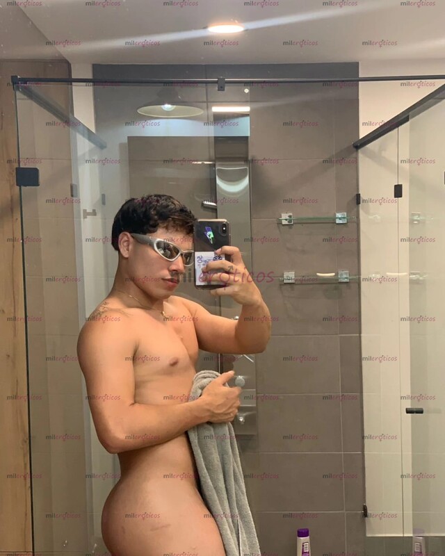 FOTOS DE POLLO CALIENTE DISPUESTO A COMPLACERTE. CULO GRANDE Y VERGA