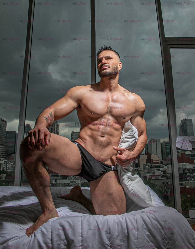 FOTOS DE EXTRANJERO DOMINATE 100% MACHO 100% REAL