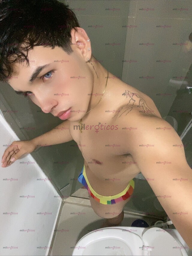 FOTOS DE POLLO CALIENTE DISPUESTO A COMPLACERTE. CULO GRANDE Y VERGA