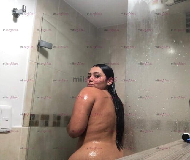 FOTOS DE HERMOSA CURVY GIRL EN MEDELLÍN MUY COMPLACIENTE Y CALIENTE. CADERAS ENORMES