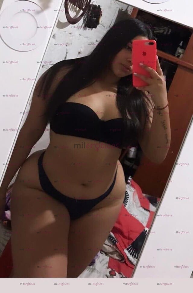 FOTOS DE HERMOSA CURVY GIRL EN MEDELLÍN MUY COMPLACIENTE Y CALIENTE. CADERAS ENORMES