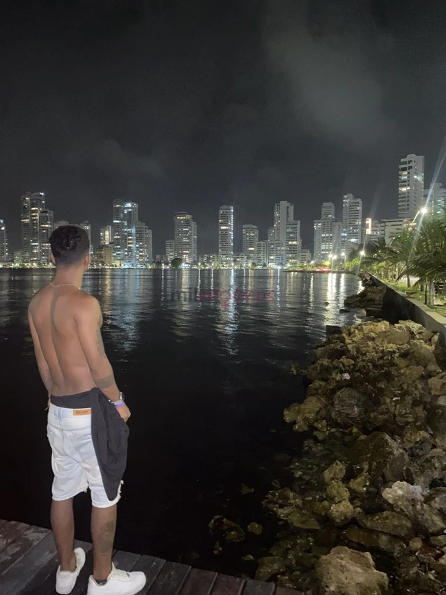 Vergonbisexualvaronildiscretocolombianoofrezcomorbosexo oralcariciaspenetracionpajastrato pareja o suavela idea es pasar rico con mucha discrecionesto...