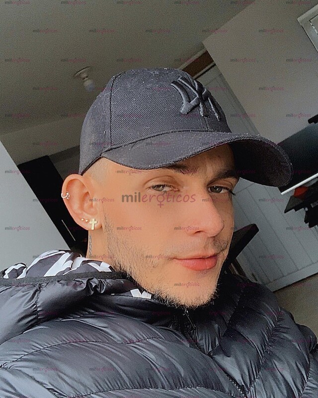 FOTOS DE OJOS VERDES, POLLO, DELGADO Y BIEN DOTADO CON APTO PRIVADO