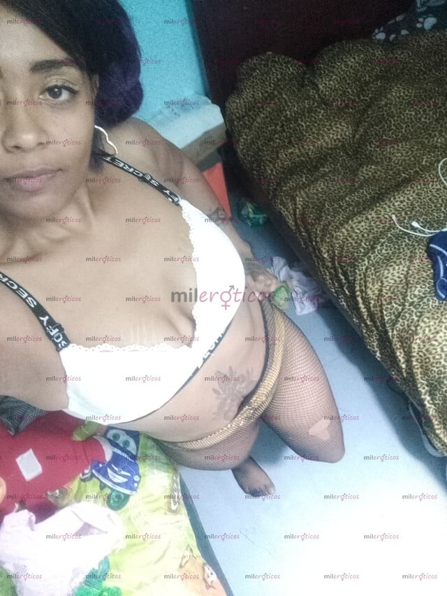 FOTOS DE MORENA TETONA Y NALGONA COMPLACIENTE SOLO DOMICILIOS Y PACK DE FOTOS YCONTÁCTATE