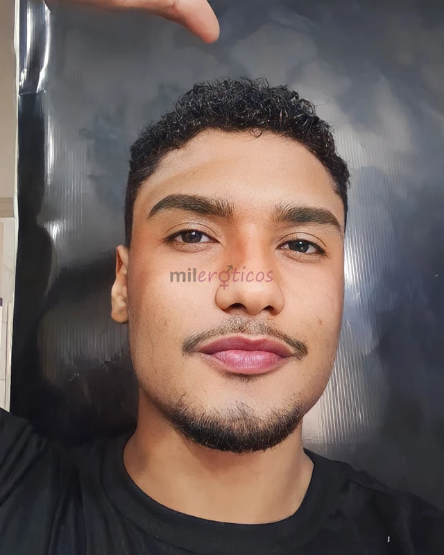 Disponivel para atendimentos com local limpo cheiroso e agradavel chama no whats e vamos ativo sem frescuras e dotado pronto para lhe satisfazer e lhe...
