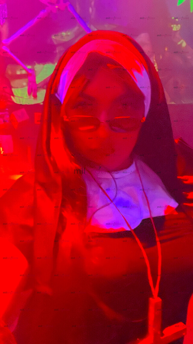 FOTOS DE CHICA COSTEÑA, COMPLACIENTE DISPUESTA A RECIBIR TU LECHE