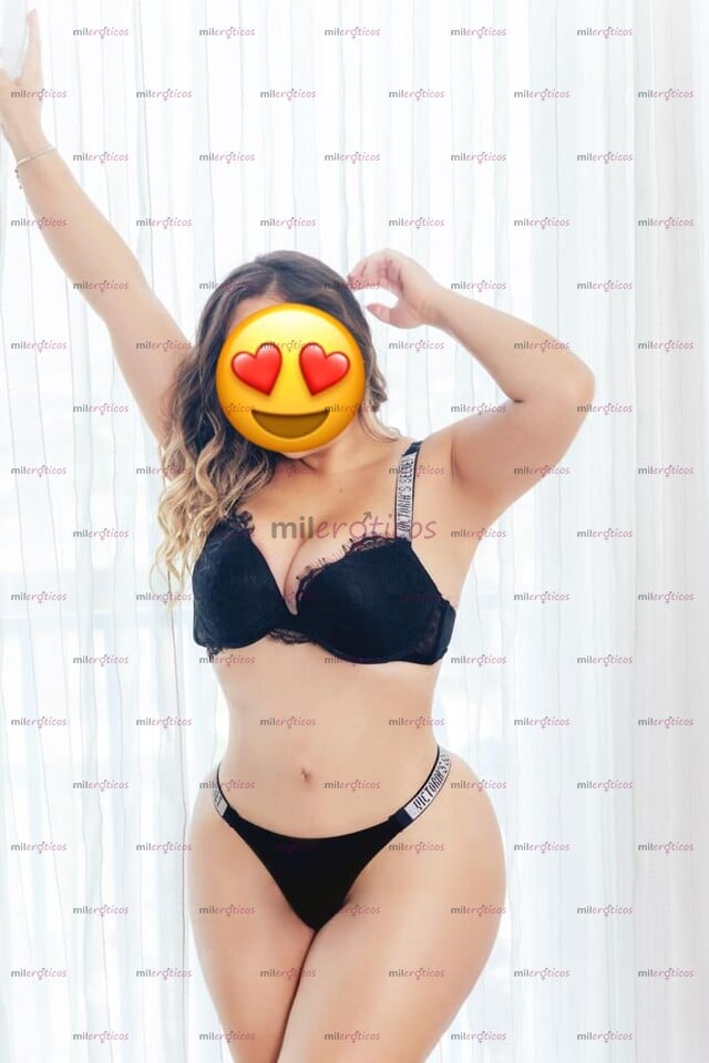 FOTOS DE ANEL!! SEXY UNIVERSITARIA LISTA PARA SACARTE HASTA LA ULTIMA GOTA