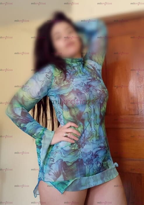 FOTOS DE VIDEOLLAMADA MUJERON, ACUERPADA Y SEXY, TODO MUY RICO BB. .